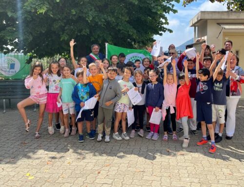 Moglio in festa per la Bandiera Verde alla Scuola Primaria “Luigi Bottaro”: il momento celebrativo con la comunità scolastica e l’amministrazione comunale
