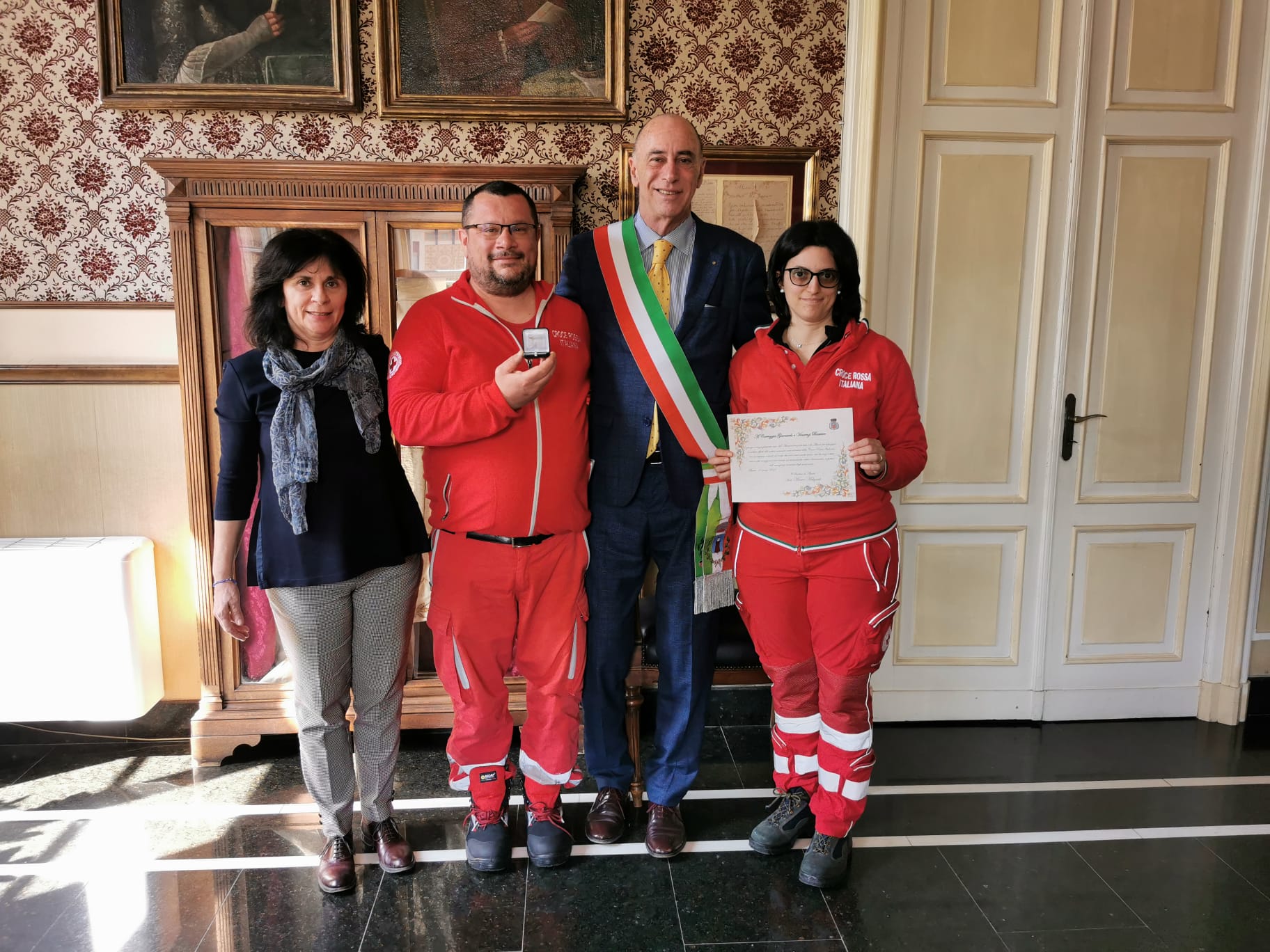 Assegnata dal Comune di Alassio una pergamena a due volontari della Croce Rossa Italiana